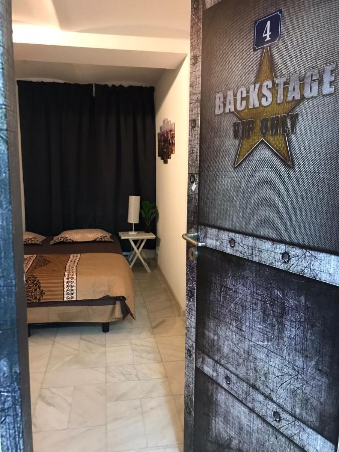 Large Apartment City Centre บูคาเรสต์ ภายนอก รูปภาพ